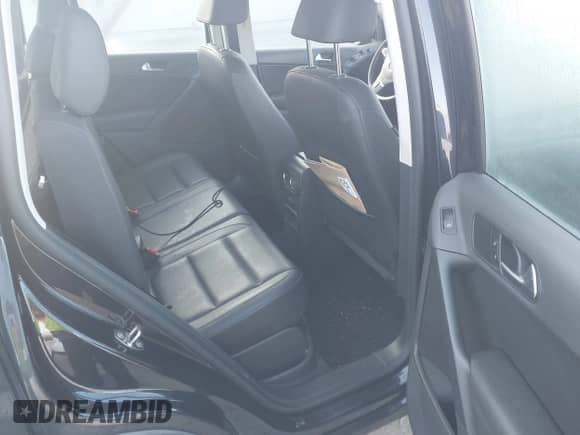 2017 Volkswagen Tiguan S с VIN WVGAV7AX2HK000023, выставлен на аукционе IAAI как лот 41971308 с пробегом 112 350 миль миль и . История ставок и продаж доступна на DreamBid. Изображение 8.