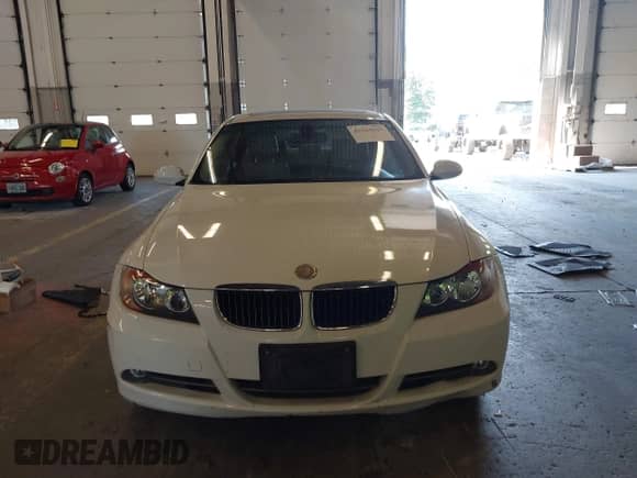 2008 BMW 3 Series 328i с VIN WBAVA37598NL19821, выставлен на аукционе IAAI как лот 43263627 с пробегом 165 811 миль миль и . История ставок и продаж доступна на DreamBid. Изображение 12.