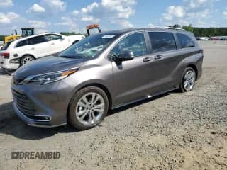 2022 Toyota Sienna Platinum с VIN 5TDERKECXNS117289, выставлен на аукционе Copart как лот 53491924 с пробегом 7 675 миль миль и Списание • Salvage title. История ставок и продаж доступна на DreamBid. Изображение 1.