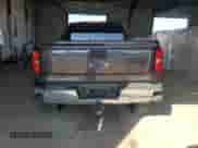 2015 Chevrolet Silverado 2500HD LTZ z VIN 1GC1KWE88FF631410, wystawiony jako Copart lot #65878395 z przebiegiem 118 963 mil mil oraz Szkoda całkowita • Salvage title. Historia ofert i sprzedaży dostępna na DreamBid. Obrazek 6.