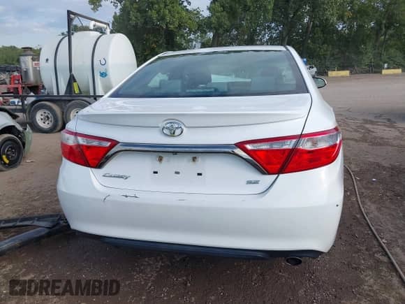 2016 Toyota Camry LE с VIN 4T1BF1FK8GU570820, выставлен на аукционе IAAI как лот 43188563 с пробегом 130 939 миль миль и . История ставок и продаж доступна на DreamBid. Изображение 17.