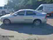 2005 Volvo S60 с VIN YV1RH592X52478479, выставлен на аукционе IAAI как лот 42562887 с пробегом 219 985 миль миль и . История ставок и продаж доступна на DreamBid. Изображение 15.
