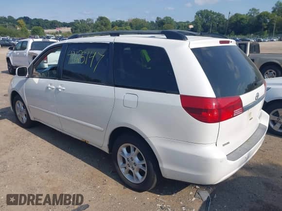 2005 Toyota Sienna XLE z VIN 5TDBA22C05S031570, wystawiony jako IAAI lot #43125147 z przebiegiem 234 429 mil mil oraz . Historia ofert i sprzedaży dostępna na DreamBid. Obrazek 3.