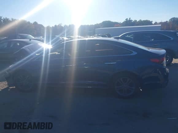 2018 Hyundai Sonata Limited с VIN 5NPE34AF9JH646634, выставлен на аукционе IAAI как лот 43379131 с пробегом 101 495 миль миль и . История ставок и продаж доступна на DreamBid. Изображение 14.