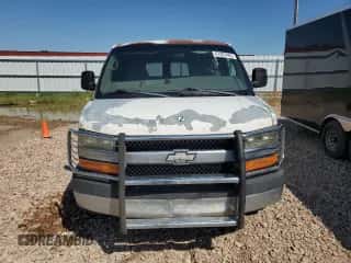 2004 Chevrolet Express Passenger z VIN 1GAHG39U441219042, wystawiony jako Copart lot #67287465 z przebiegiem 257 948 mil mil oraz Szkoda całkowita • Salvage title. Historia ofert i sprzedaży dostępna na DreamBid. Obrazek 5.