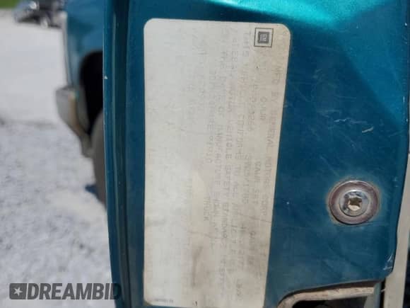 1994 Chevrolet Silverado 2500 с VIN 1GCFK24H4RE191910, выставлен на аукционе Copart как лот 65990304 с пробегом 287 181 миль миль и Списание • Salvage title. История ставок и продаж доступна на DreamBid. Изображение 14.