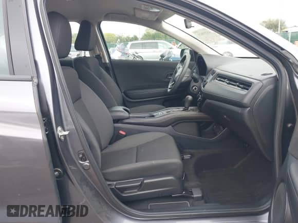 2020 Honda HR-V LX с VIN 3CZRU5H30LM704170, выставлен на аукционе IAAI как лот 43269615 с пробегом 23 761 миль миль и . История ставок и продаж доступна на DreamBid. Изображение 5.