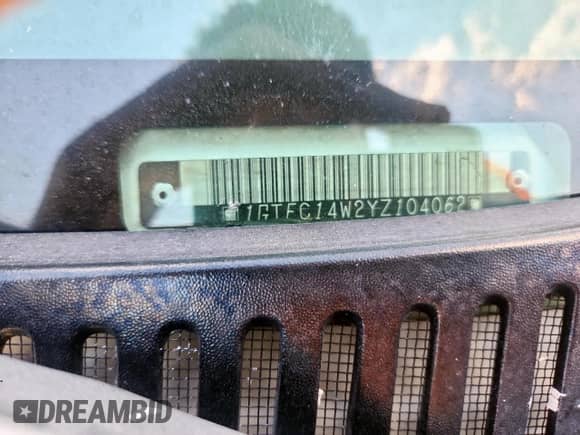 2000 GMC Sierra 1500 SL с VIN 1GTEC14W2YZ104062, выставлен на аукционе Copart как лот 69269805 с пробегом 115 046 миль миль и Чистый • Clean title. История ставок и продаж доступна на DreamBid. Изображение 12.