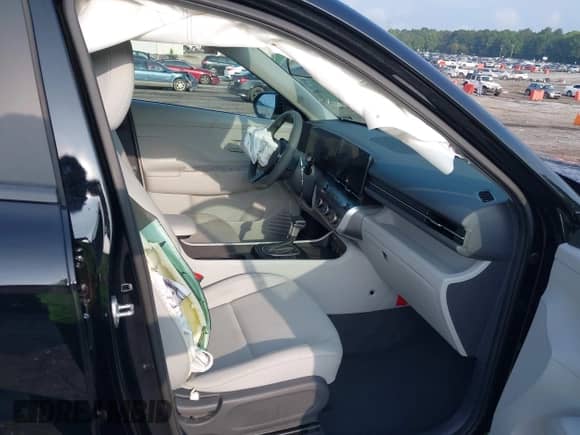 2024 Hyundai Kona SE с VIN KM8HA3AB1RU169897, выставлен на аукционе IAAI как лот 43027367 с пробегом 24 535 миль миль и . История ставок и продаж доступна на DreamBid. Изображение 5.