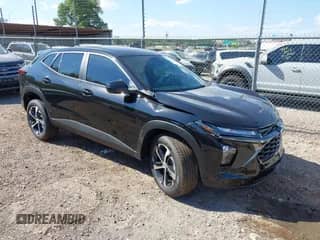 2025 Chevrolet Trax 1RS с VIN KL77LGEP7SC311153, выставлен на аукционе IAAI как лот 43049428 с пробегом 697 миль миль и . История ставок и продаж доступна на DreamBid. Изображение 1.
