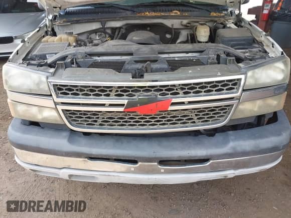 2005 Chevrolet Silverado 2500HD Work Truck with VIN 1GCHC24U05E275672, listed as a IAAI auction lot 42243540 with 179,665 mi miles and . Bid and sale history available at DreamBid. Image 10.