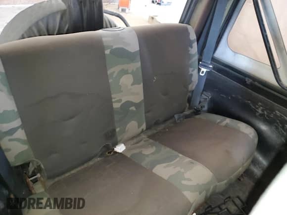 2005 Jeep Wrangler X z VIN 1J4FA39S35P319141, wystawiony jako Copart lot #68157185 z przebiegiem 113 704 mil mil oraz Czysty tytuł • Clean title. Historia ofert i sprzedaży dostępna na DreamBid. Obrazek 10.