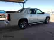 2013 Chevrolet Avalanche LTZ z VIN 3GNTKGE76DG118410, wystawiony jako Copart lot #71111995 z przebiegiem 188 720 mil mil oraz Szkoda całkowita • Salvage title. Historia ofert i sprzedaży dostępna na DreamBid. Obrazek 3.