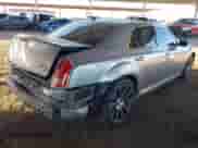 2013 Chrysler 300 S z VIN 2C3CCABG2DH709734, wystawiony jako IAAI lot #42288145 z przebiegiem 86 941 mil mil oraz . Historia ofert i sprzedaży dostępna na DreamBid. Obrazek 4.