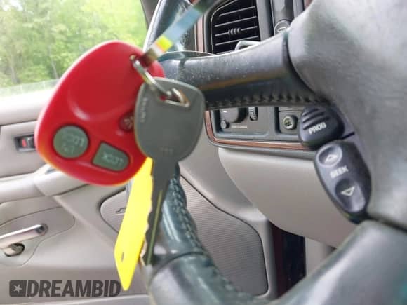 2002 Cadillac Escalade с VIN 1GYEK63N02R185332, выставлен на аукционе IAAI как лот 42600464 с пробегом 237 352 миль миль и . История ставок и продаж доступна на DreamBid. Изображение 11.