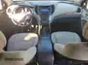 2013 Hyundai Santa Fe Sport z VIN 5XYZU3LB9DG014764, wystawiony jako Copart lot #84383715 z przebiegiem 83 527 mil mil oraz Szkoda całkowita • Salvage title. Historia ofert i sprzedaży dostępna na DreamBid. Obrazek 8.