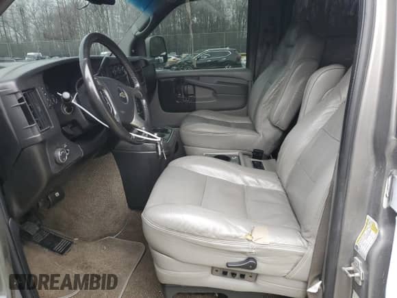 2008 Chevrolet City Express Cargo z VIN 1GBFG154881119075, wystawiony jako Copart lot #44793175 z przebiegiem 126 514 mil mil oraz Szkoda całkowita • Salvage title. Historia ofert i sprzedaży dostępna na DreamBid. Obrazek 7.