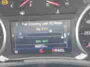 2019 Chevrolet Equinox LT z VIN 2GNAXJEV7K6230579, wystawiony jako IAAI lot #42834271 z przebiegiem 96 912 mil mil oraz . Historia ofert i sprzedaży dostępna na DreamBid. Obrazek 15.