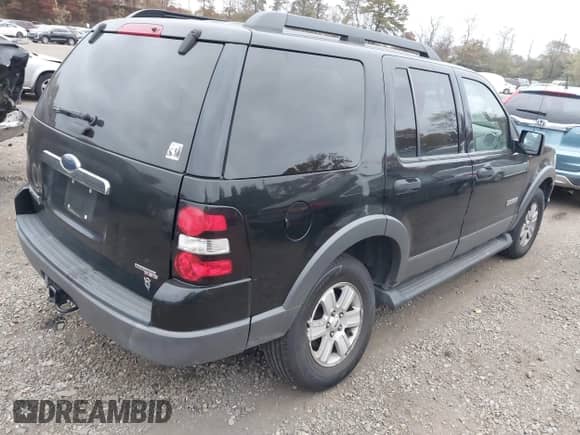 2006 Ford Explorer XLT z VIN 1FMEU73816UA15771, wystawiony jako IAAI lot #43552499 z przebiegiem 173 088 mil mil oraz . Historia ofert i sprzedaży dostępna na DreamBid. Obrazek 4.