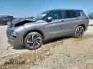 2023 Mitsubishi Outlander SE z VIN JA4J3UA81PZ057833, wystawiony jako Copart lot #68047125 z przebiegiem 32 599 mil mil oraz Szkoda całkowita • Salvage title. Historia ofert i sprzedaży dostępna na DreamBid. Obrazek 1.