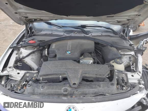 2014 BMW 3 Series 328i xDrive z VIN WBA3B5C58EF959174, wystawiony jako IAAI lot #43572143 z przebiegiem 129 760 mil mil oraz . Historia ofert i sprzedaży dostępna na DreamBid. Obrazek 10.