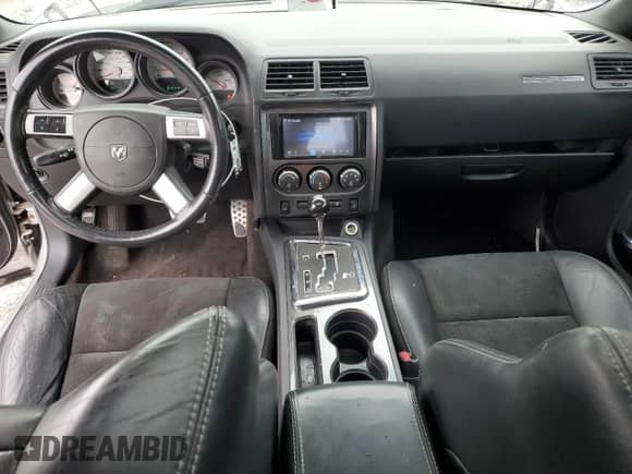 2008 Dodge Challenger SRT-8 z VIN 2B3LJ74W88H300914, wystawiony jako Copart lot #60229225 z przebiegiem 74 906 mil mil oraz Szkoda całkowita • Salvage title. Historia ofert i sprzedaży dostępna na DreamBid. Obrazek 8.