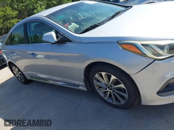 2015 Hyundai Sonata Limited с VIN 5NPE34AF9FH140633, выставлен на аукционе IAAI как лот 42802494 с пробегом 148 410 миль миль и . История ставок и продаж доступна на DreamBid. Изображение 13.