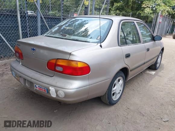 2001 Chevrolet Prizm with VIN 1Y1SK52881Z421671, listed as a IAAI auction lot 42600989 with 144,237 mi miles and . Bid and sale history available at DreamBid. Image 4.