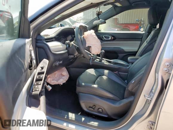 2025 Jeep Compass Limited with VIN 3C4NJDCN7ST561187, listed as a Copart auction lot 71038325 with 13,399 mi miles and Non repairable. Bid and sale history available at DreamBid. Image 7.