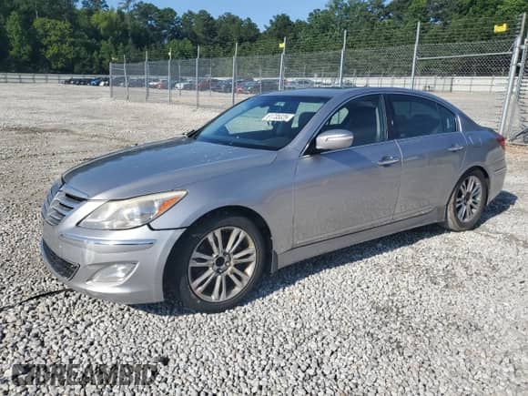 2013 Hyundai Genesis 3.8L with VIN KMHGC4DD9DU247926, listed as a Copart auction lot 61735335 with 218,121 mi miles and Salvage title. Bid and sale history available at DreamBid. Image 1.