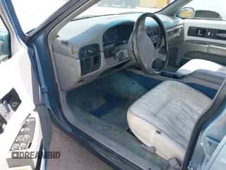 1995 Chevrolet Caprice с VIN 1G1BL52P9SR183249, выставлен на аукционе IAAI как лот 42125884 с пробегом Не указан миль и . История ставок и продаж доступна на DreamBid. Изображение 5.