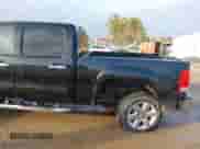 2012 GMC Sierra 1500 SLT z VIN 3GTP1WE00CG252712, wystawiony jako IAAI lot #41520721 z przebiegiem 217 013 mil mil oraz . Historia ofert i sprzedaży dostępna na DreamBid. Obrazek 6.