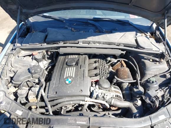 2011 BMW 3 Series 335is с VIN WBADX1C50BE570111, выставлен на аукционе IAAI как лот 43508136 с пробегом 105 738 миль миль и . История ставок и продаж доступна на DreamBid. Изображение 10.