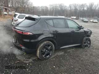 2024 Dodge Hornet R/T z VIN ZACPDFCWXR3A31860, wystawiony jako Copart lot #50129665 z przebiegiem 23 049 mil mil oraz Szkoda całkowita • Salvage title. Historia ofert i sprzedaży dostępna na DreamBid. Obrazek 3.