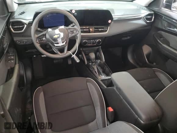 2025 Chevrolet TrailBlazer LT z VIN KL79MRSL7SB065374, wystawiony jako Copart lot #90125435 z przebiegiem Nie podano mil oraz Szkoda całkowita • Salvage title. Historia ofert i sprzedaży dostępna na DreamBid. Obrazek 8.