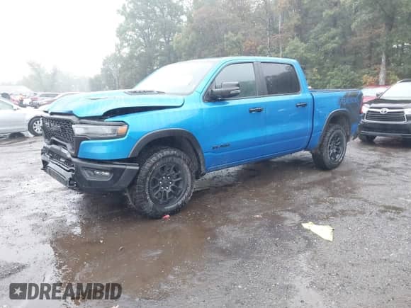 2025 Ram 1500 Rebel z VIN 1C6SRFLP0SN578395, wystawiony jako IAAI lot #43230495 z przebiegiem 32 399 mil mil oraz . Historia ofert i sprzedaży dostępna na DreamBid. Obrazek 17.