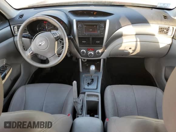 2011 Subaru Forester X Limited z VIN JF2SHAEC5BH759307, wystawiony jako Copart lot #84556395 z przebiegiem 124 098 mil mil oraz Czysty tytuł • Clean title. Historia ofert i sprzedaży dostępna na DreamBid. Obrazek 8.