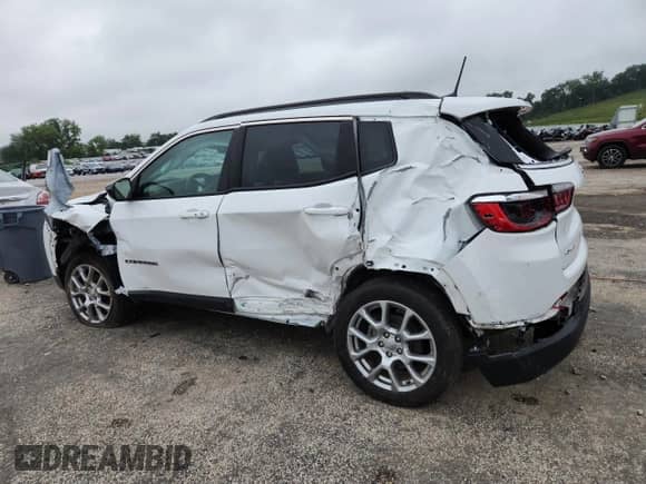 2022 Jeep Compass Latitude Lux с VIN 3C4NJDFB1NT215738, выставлен на аукционе Copart как лот 69096545 с пробегом 42 791 миль миль и Списание • Salvage title. История ставок и продаж доступна на DreamBid. Изображение 2.