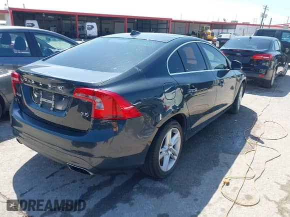 2015 Volvo S60 T5 Drive-E Premier with VIN YV140MFB6F2314941, listed as a IAAI auction lot 42484680 with 156,233 mi miles and . Bid and sale history available at DreamBid. Image 4.