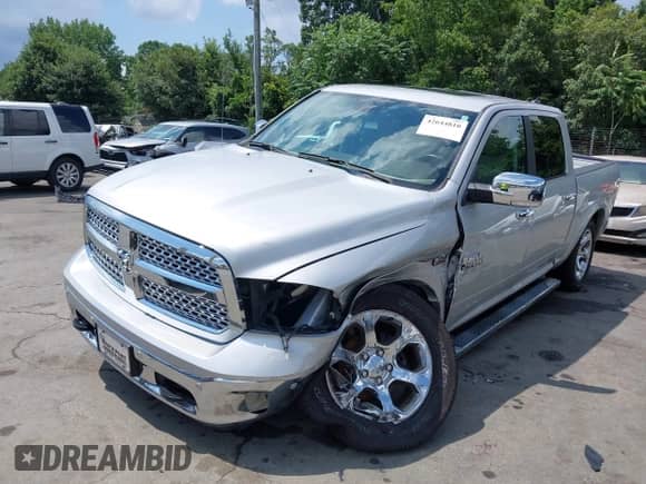 2018 Ram 1500 Laramie с VIN 1C6RR7NT8JS161623, выставлен на аукционе IAAI как лот 42644810 с пробегом 87 726 миль миль и . История ставок и продаж доступна на DreamBid. Изображение 6.