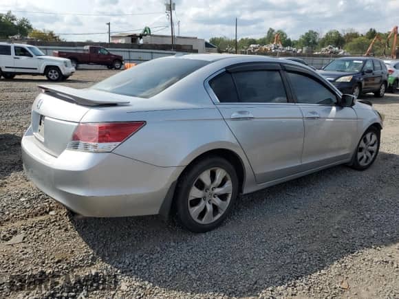 2010 Honda Accord EX-L с VIN 1HGCP2F82AA170522, выставлен на аукционе Copart как лот 81756975 с пробегом Не указан миль и Списание • Salvage title. История ставок и продаж доступна на DreamBid. Изображение 3.