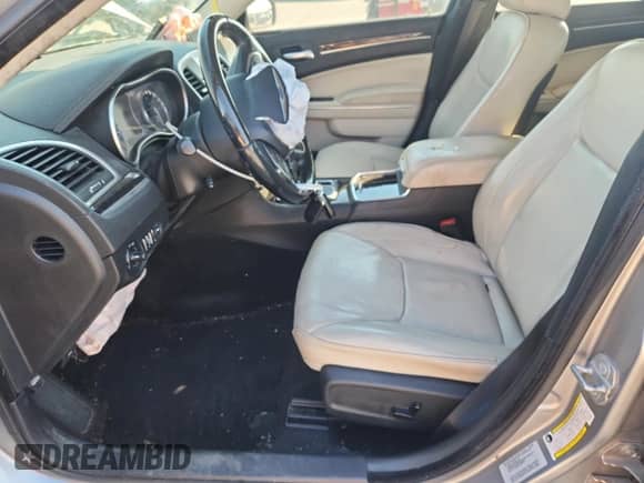 2015 Chrysler 300 C с VIN 2C3CCAEG9FH760551, выставлен на аукционе Copart как лот 86621065 с пробегом 112 466 миль миль и Списание • Salvage title. История ставок и продаж доступна на DreamBid. Изображение 7.