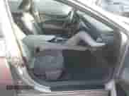 2019 Toyota Camry SE z VIN 4T1B11HK2KU693548, wystawiony jako IAAI lot #43352154 z przebiegiem 64 472 mil mil oraz . Historia ofert i sprzedaży dostępna na DreamBid. Obrazek 5.