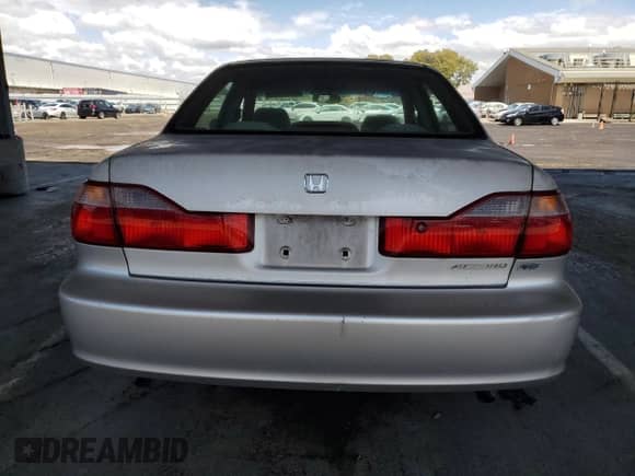 1999 Honda Accord LX z VIN 1HGCG1640XA011756, wystawiony jako Copart lot #56797175 z przebiegiem 191 097 mil mil oraz Czysty tytuł • Clean title. Historia ofert i sprzedaży dostępna na DreamBid. Obrazek 6.