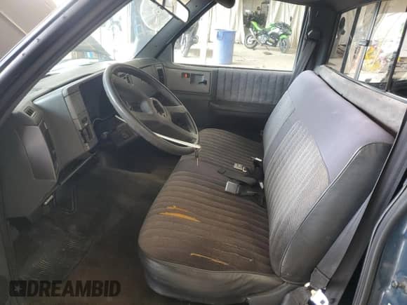 1992 Chevrolet S-10 with VIN 1GCCS14AXN8101085, listed as a Copart auction lot 66151445 with 146,026 mi miles and Salvage title. Bid and sale history available at DreamBid. Image 7.