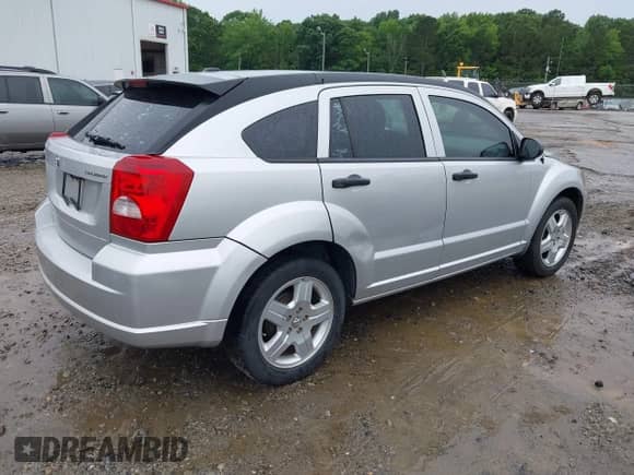 2011 Dodge Caliber z VIN 1B3CB1HA7BD302862, wystawiony jako IAAI lot #42375330 z przebiegiem 172 232 mil mil oraz . Historia ofert i sprzedaży dostępna na DreamBid. Obrazek 4.