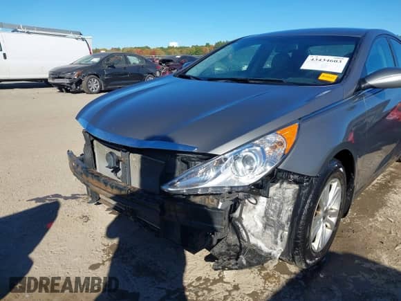2013 Hyundai Sonata GLS with VIN 5NPEB4AC9DH807285, listed as a IAAI auction lot 43434603 with 138,364 mi miles and . Bid and sale history available at DreamBid. Image 6.