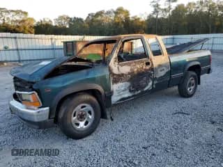 1996 Dodge Dakota z VIN 1B7GG23X4TS568274, wystawiony jako Copart lot #75719914 z przebiegiem Nie podano mil oraz Nie do naprawy • Non repairable. Historia ofert i sprzedaży dostępna na DreamBid. Obrazek 1.