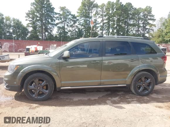 2018 Dodge Journey Crossroad with VIN 3C4PDCGBXJT519623, listed as a IAAI auction lot 43061340 with 110,890 mi miles and . Bid and sale history available at DreamBid. Image 14.