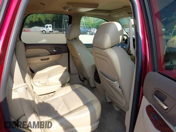 2010 Chevrolet Tahoe LTZ с VIN 1GNUKCE01AR154890, выставлен на аукционе IAAI как лот 42782769 с пробегом 248 405 миль миль и . История ставок и продаж доступна на DreamBid. Изображение 8.